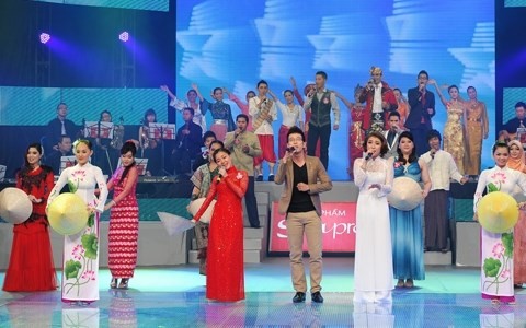 Premier festival de musiques traditionnelles de l’ASEAN au Vietnam - ảnh 1